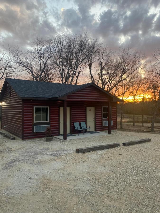 The Woods Lodging Kingston Екстериор снимка